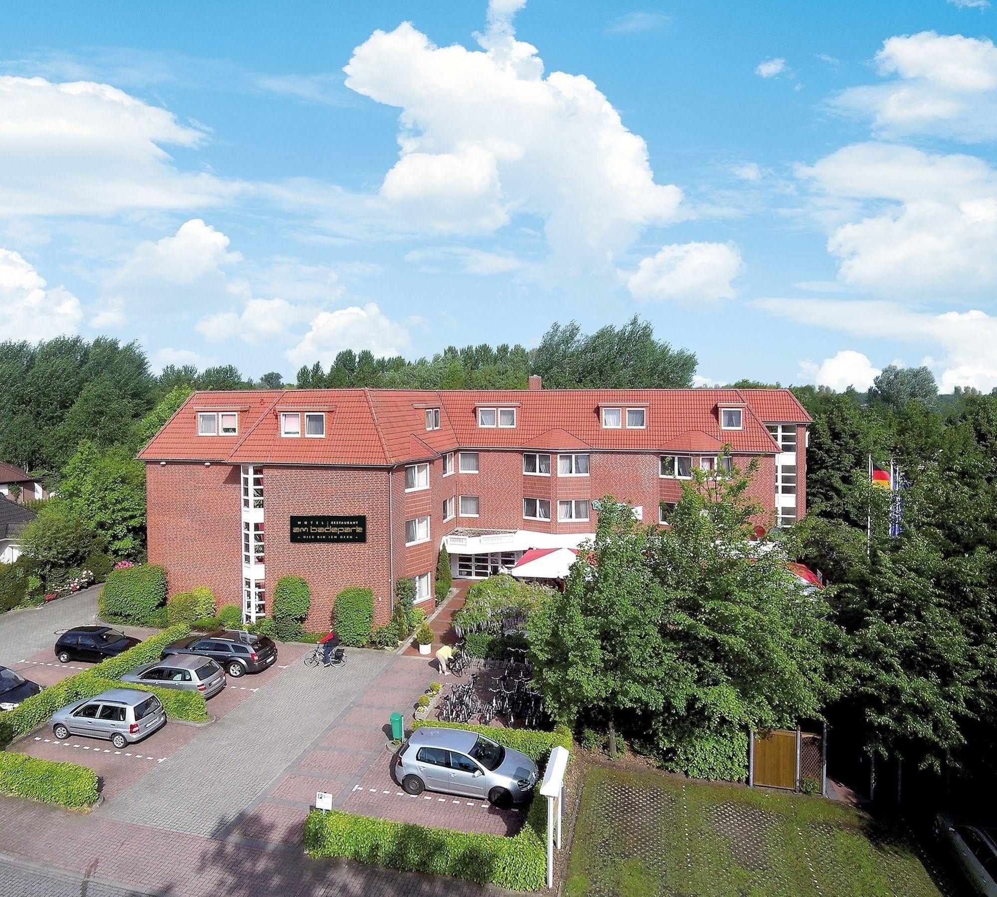 Hotel Am Badepark Bad Zwischenahn Exterior photo